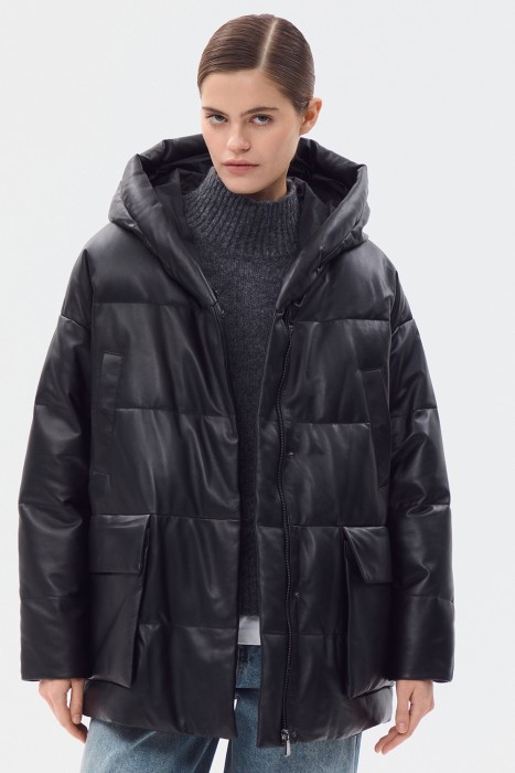 утепленная кожаная куртка с капюшоном от бренда снежная королева вид слева