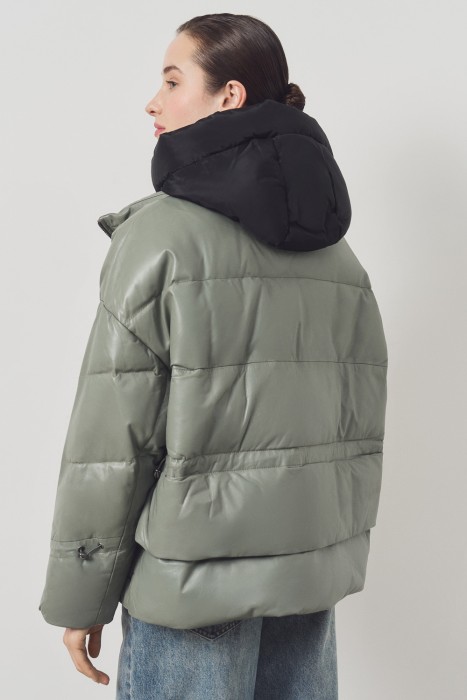 утепленная кожаная куртка с капюшоном из россии вид сбоку