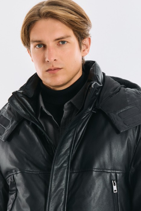 утепленная кожаная куртка с капюшоном из россии вид сбоку