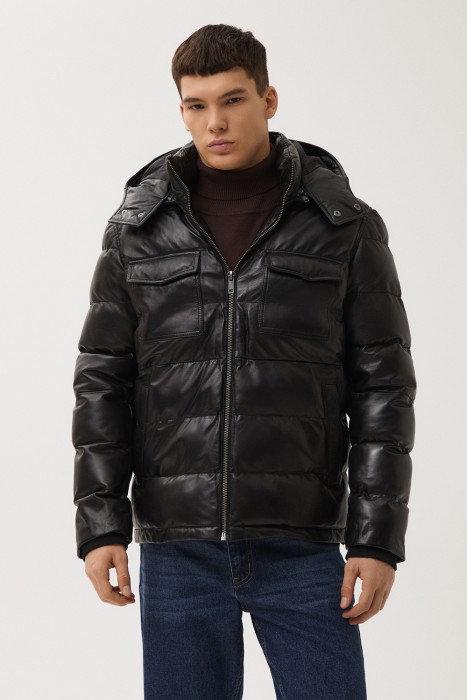 утепленная кожаная куртка с капюшоном от бренда снежная королева вид слева