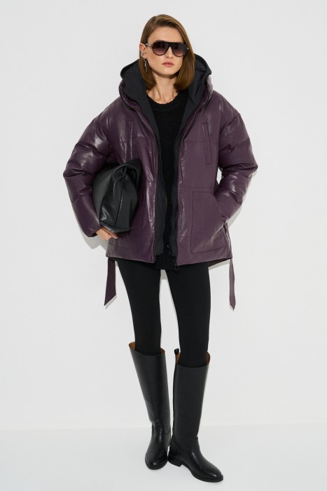 утепленная кожаная куртка с капюшоном от бренда снежная королева вид слева