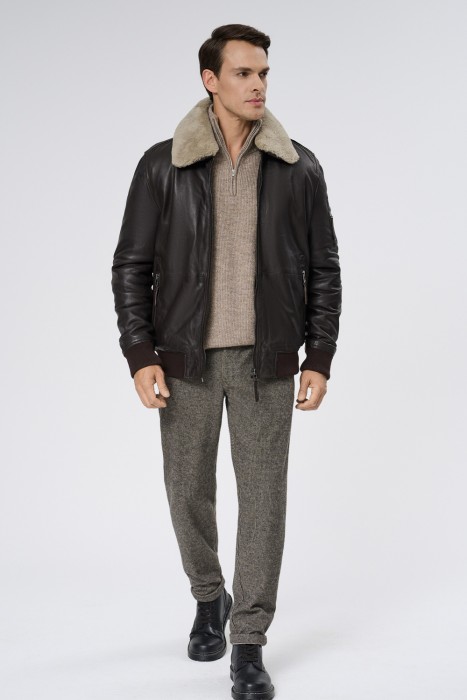 утепленная кожаная куртка с отделкой овчиной от бренда снежная королева вид слева