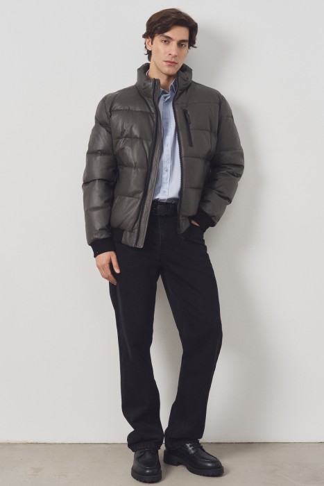 утепленная кожаная куртка от бренда снежная королева вид слева