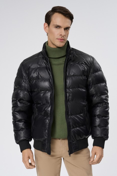 утепленная кожаная куртка от бренда снежная королева вид слева