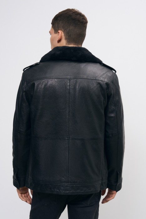 утепленная кожаная куртка по цене 11820 руб вид справа