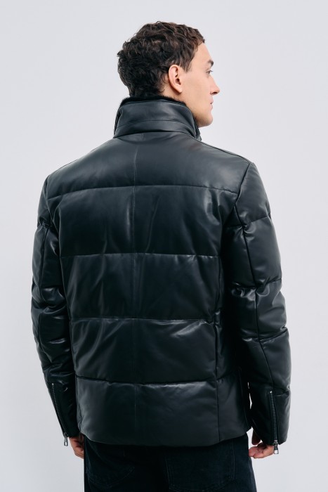 утепленная кожаная куртка по цене 18350 руб вид справа