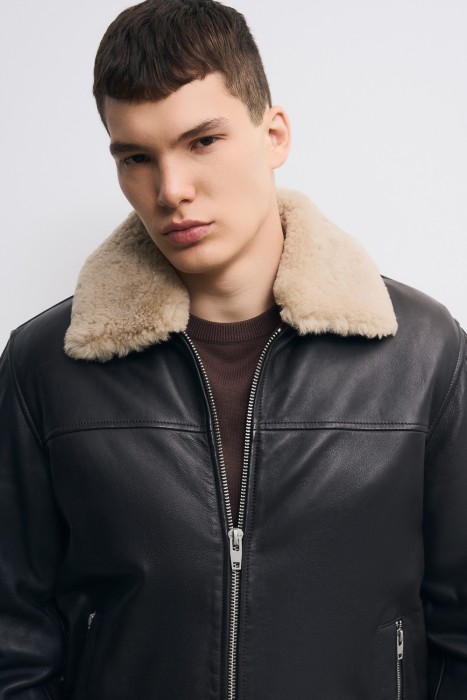 утепленная кожаная куртка из россии вид сбоку