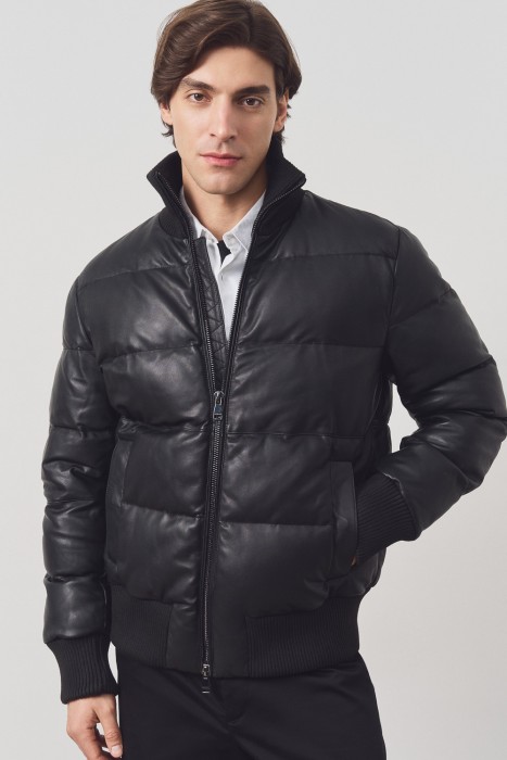 утепленная кожаная куртка от бренда снежная королева вид слева