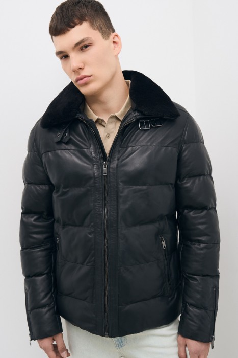 утепленная кожаная куртка от бренда снежная королева вид слева