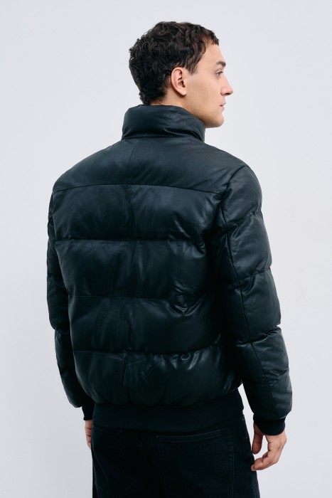 утепленная кожаная куртка по цене 9780 руб вид справа