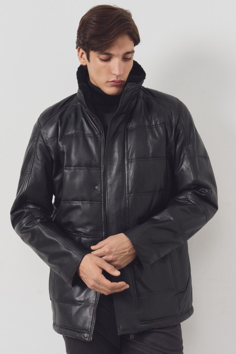 утепленная кожаная куртка от бренда снежная королева вид слева