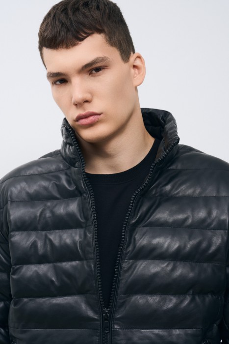 утепленная кожаная куртка из россии вид сбоку