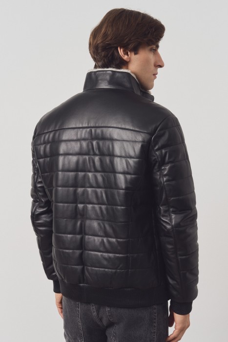 утепленная кожаная куртка от бренда снежная королева вид слева