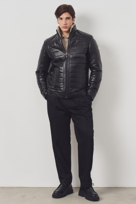 утепленная кожаная куртка от бренда снежная королева вид слева