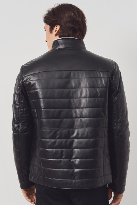 утепленная кожаная куртка по цене 17530 руб вид справа