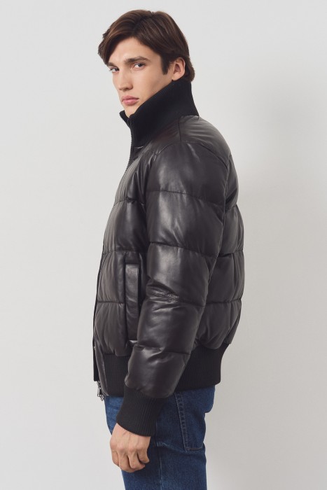 утепленная кожаная куртка от бренда снежная королева вид слева