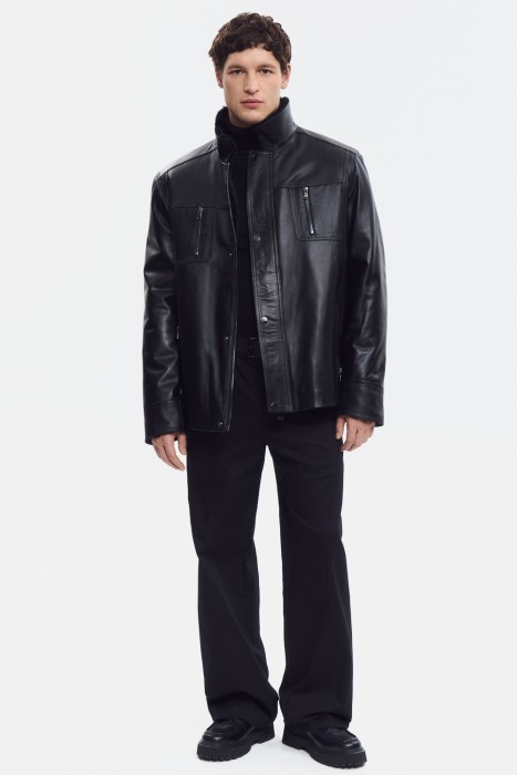 утепленная кожаная куртка от бренда снежная королева вид слева