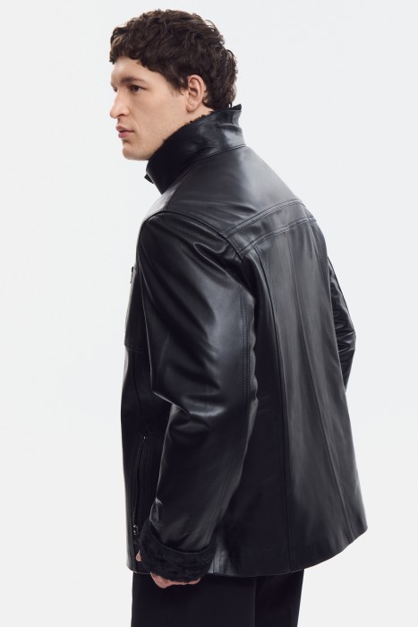 утепленная кожаная куртка по цене 19570 руб вид справа