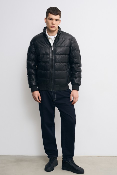 утепленная кожаная куртка от бренда снежная королева вид слева