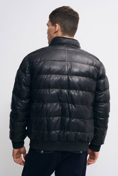 утепленная кожаная куртка по цене 8960 руб вид справа