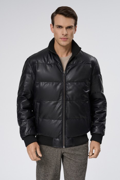 утепленная кожаная куртка от бренда снежная королева вид слева