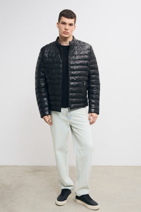 утепленная кожаная куртка от бренда снежная королева вид слева