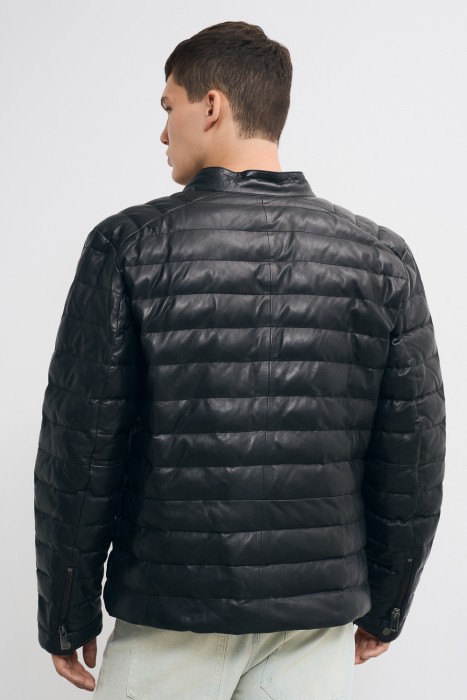 утепленная кожаная куртка по цене 7740 руб вид справа