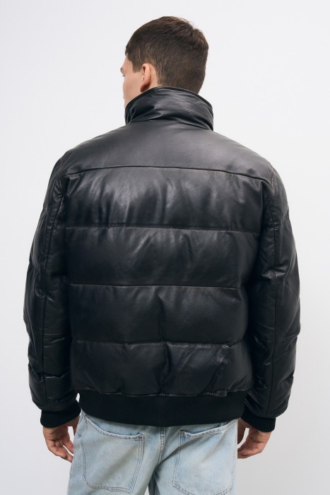 утепленная кожаная куртка по цене 12230 руб вид справа