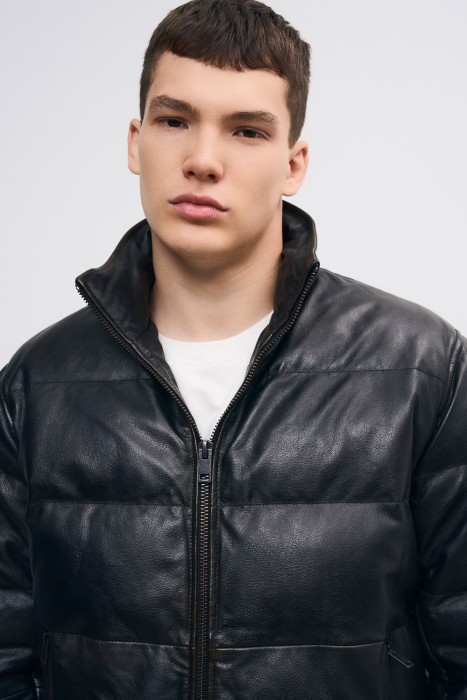 утепленная кожаная куртка из россии вид сбоку