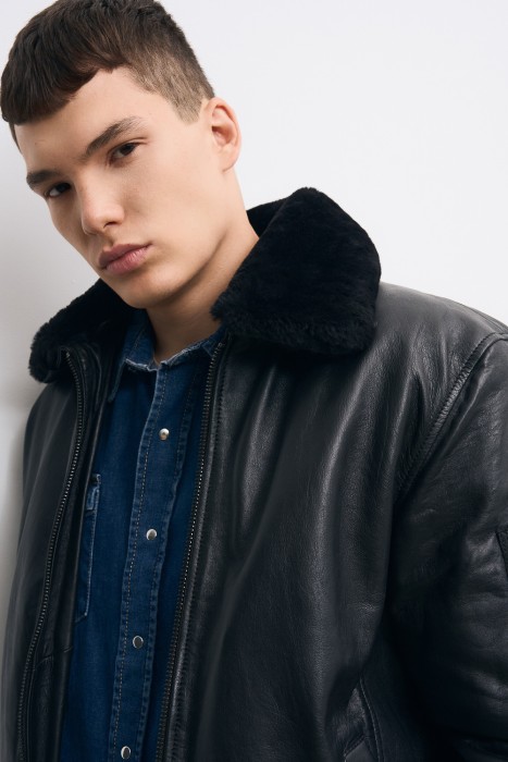 утепленная кожаная куртка из россии вид сбоку