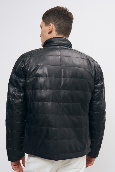 утепленная кожаная куртка по цене 8960 руб вид справа