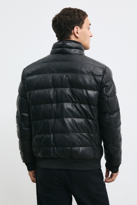 утепленная кожаная куртка по цене 9780 руб вид справа