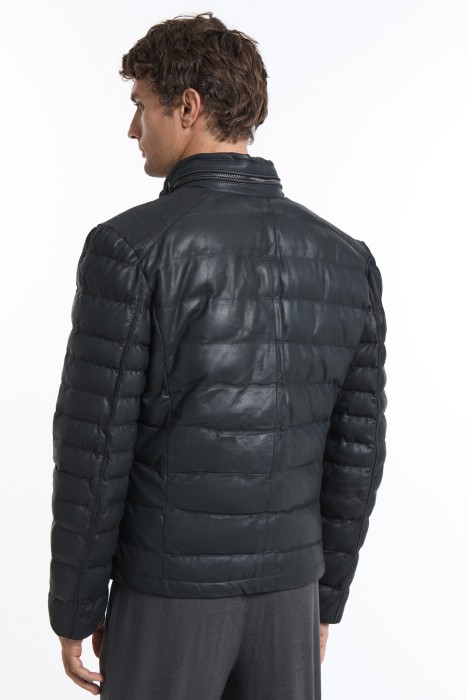 утепленная кожаная куртка по цене 7330 руб вид справа