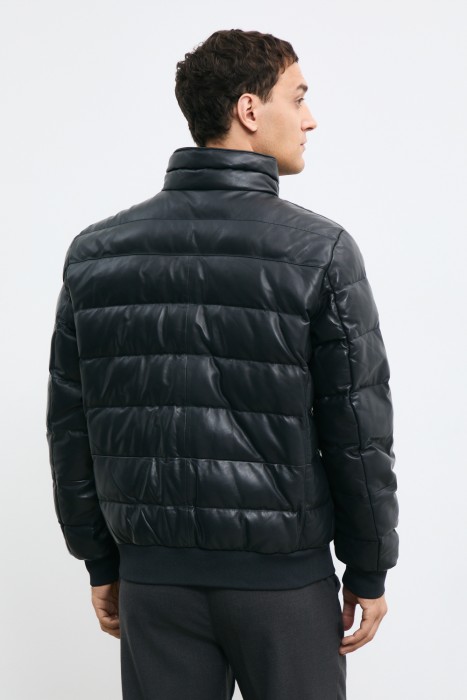 утепленная кожаная куртка по цене 10110 руб вид справа