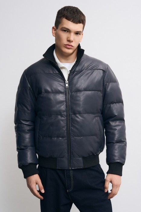 утепленная кожаная куртка от бренда снежная королева вид слева