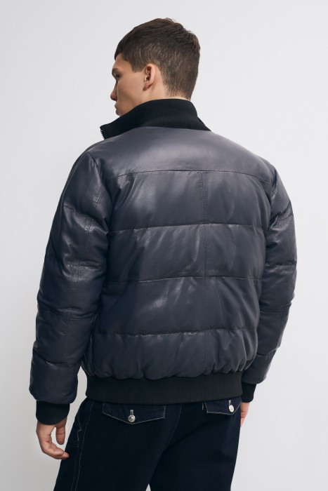 утепленная кожаная куртка по цене 6060 руб вид справа