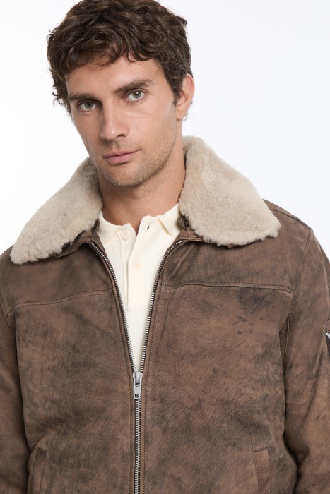 утепленная кожаная куртка из россии вид сбоку