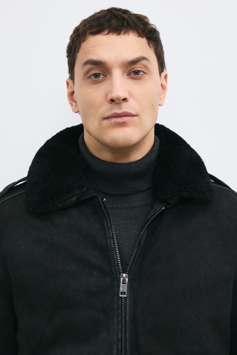 утепленная кожаная куртка из россии вид сбоку