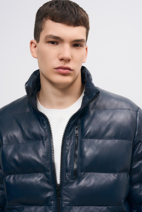 утепленная кожаная куртка из россии вид сбоку