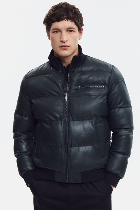 утепленная кожаная куртка от бренда снежная королева вид слева