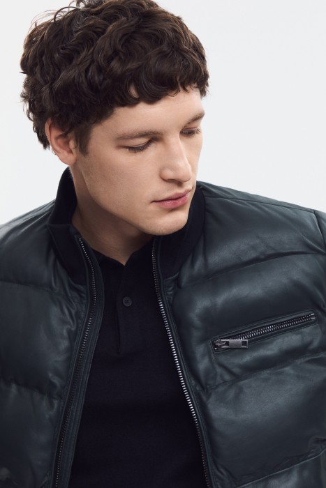 утепленная кожаная куртка из россии вид сбоку