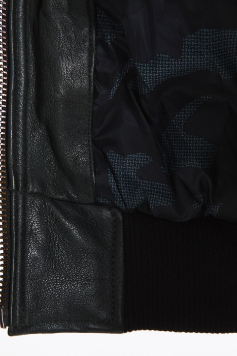 утепленная кожаная куртка по цене 13270 руб вид справа