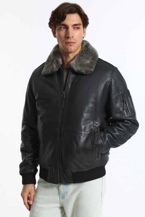 утепленная кожаная куртка из россии вид сбоку