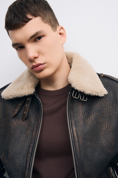 утепленная кожаная куртка из россии вид сбоку