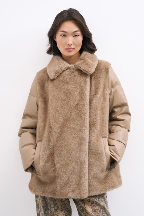 утепленная куртка из натуральной кожи от бренда снежная королева вид слева