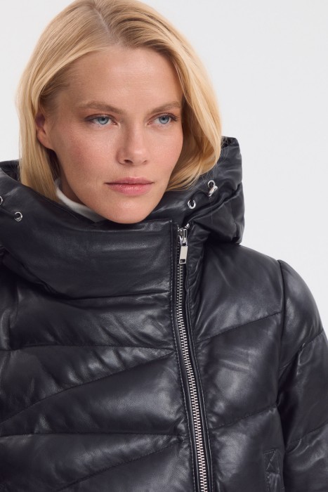 утепленная куртка из натуральной кожи из россии вид сбоку