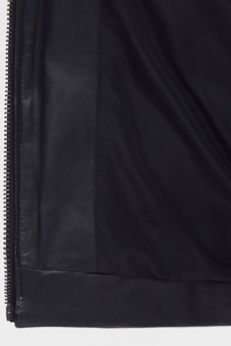 утепленная куртка из натуральной кожи по цене 13040 руб вид справа