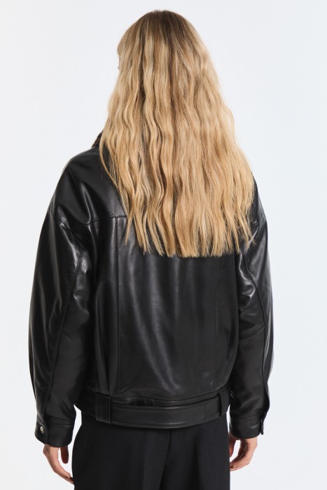 утепленная куртка из натуральной кожи по цене 19570 руб вид справа