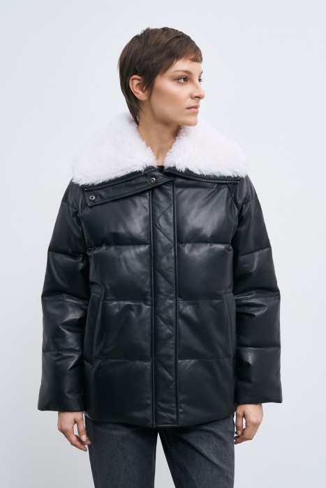 утепленная куртка из натуральной кожи от бренда снежная королева вид слева