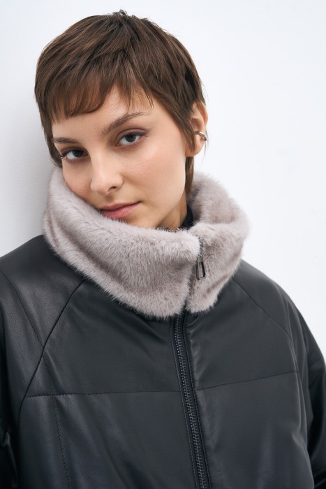 утепленная куртка из натуральной кожи из россии вид сбоку